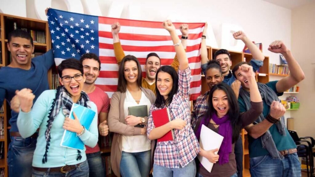 10 Best Banks for International Students in the USA (2025)
